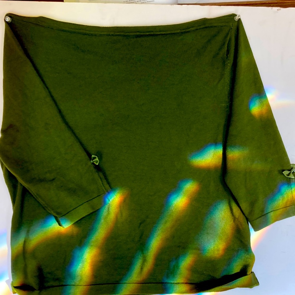 Green crop top